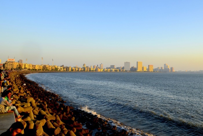 Marine Drive, a picturesque promenade near sea view hotels in Mumbai, offering a scenic coastal walk and breathtaking views of the Arabian Sea