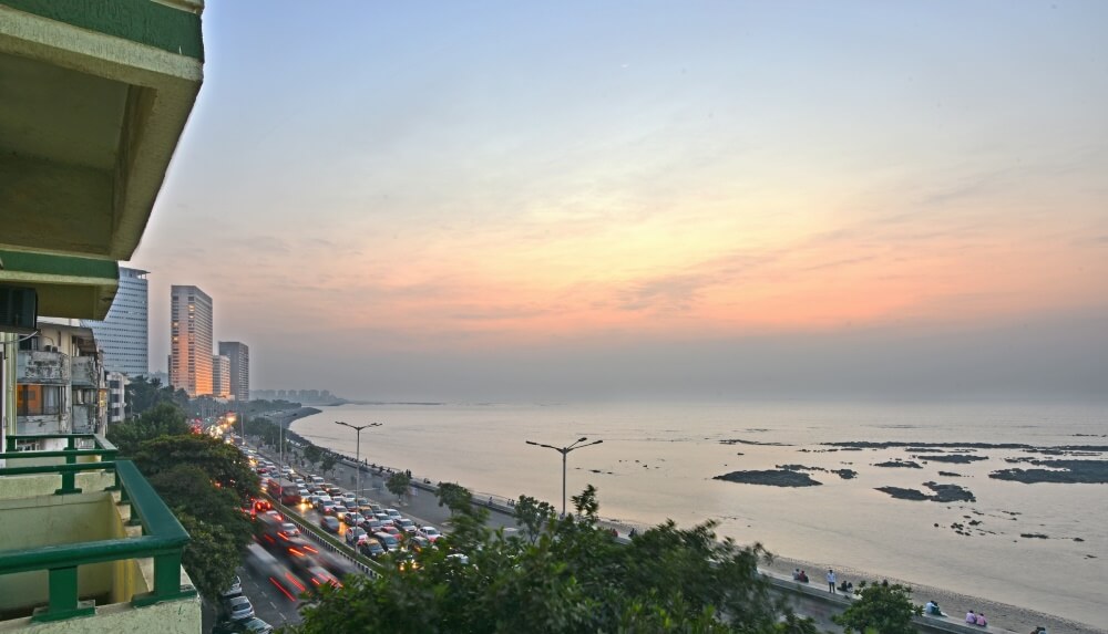 Experience the height of relaxation at one of the best hotels near marine drive, that is close to the Gateway of India.