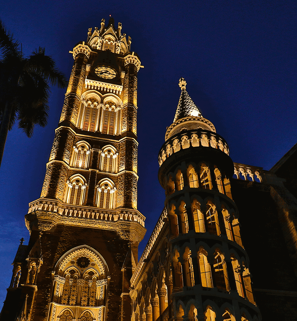 The Rajabai Clock Tower, hot-spot for tourists situated short drive away from the best 3star hotel in south Mumbai